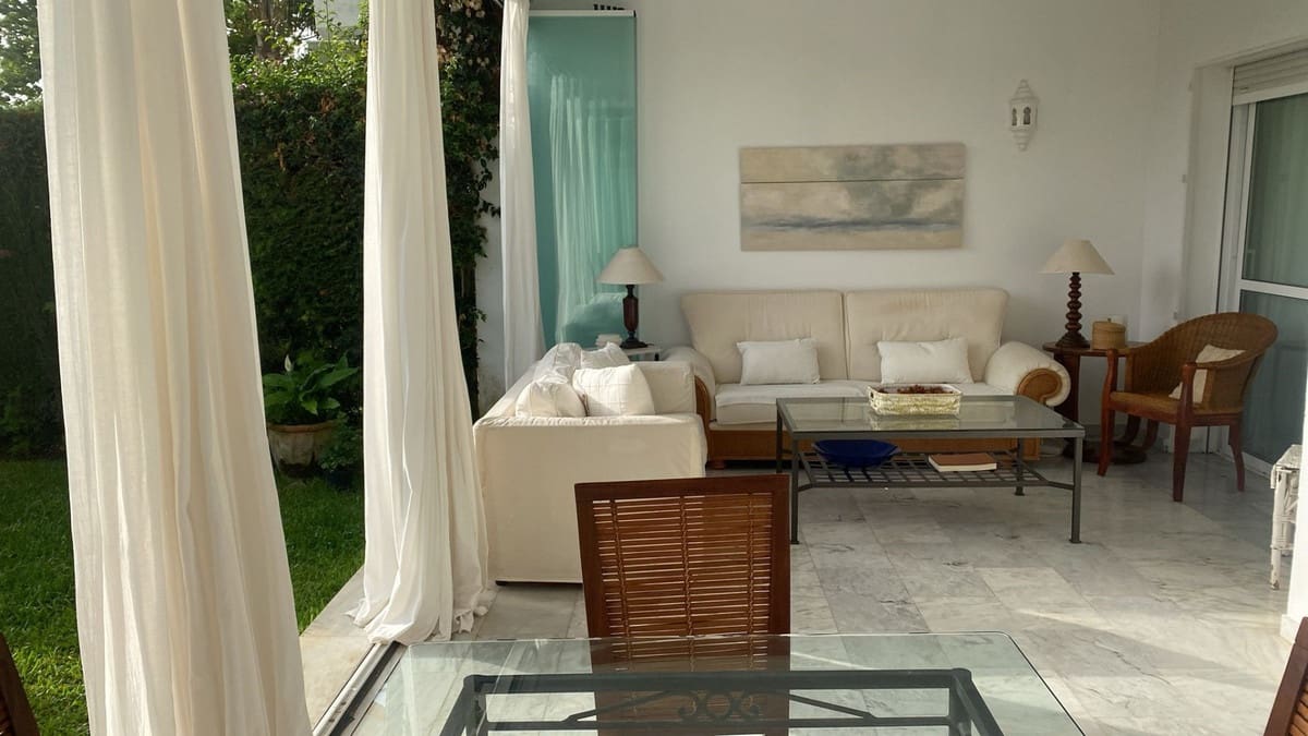 3 slaapkamer Appartement te huur in Guadalmina met zwembad garage - € 2.000 (Ref: 9238734)