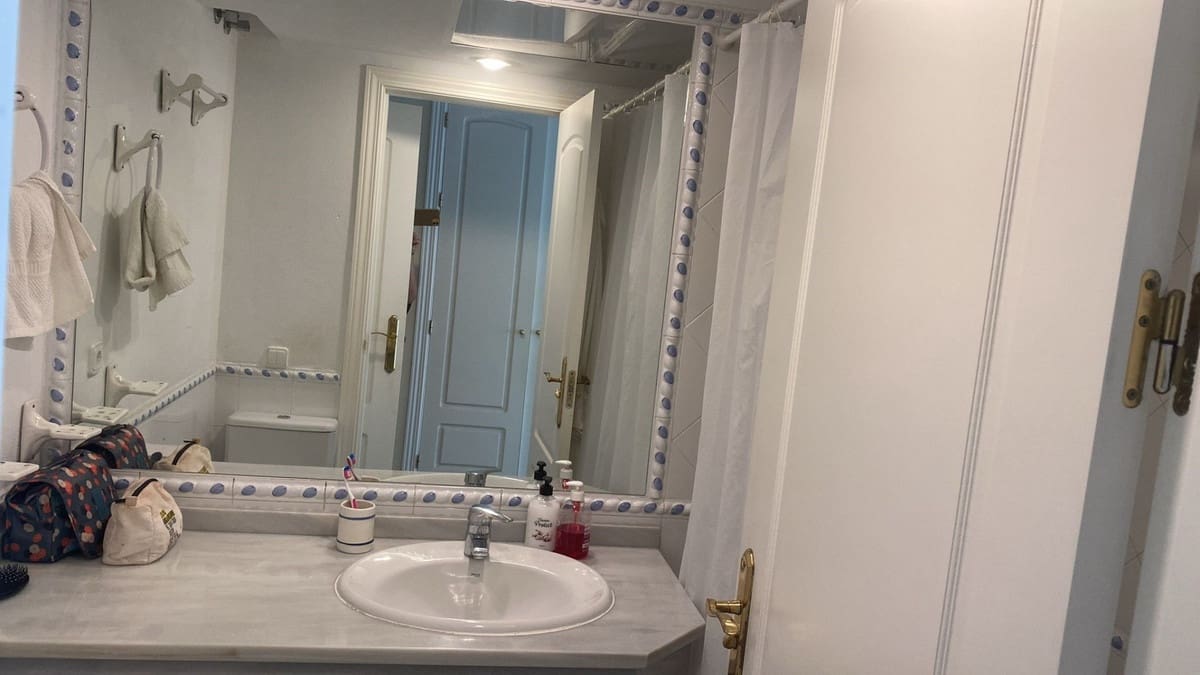 3 slaapkamer Appartement te huur in Guadalmina met zwembad garage - € 2.000 (Ref: 9238734)