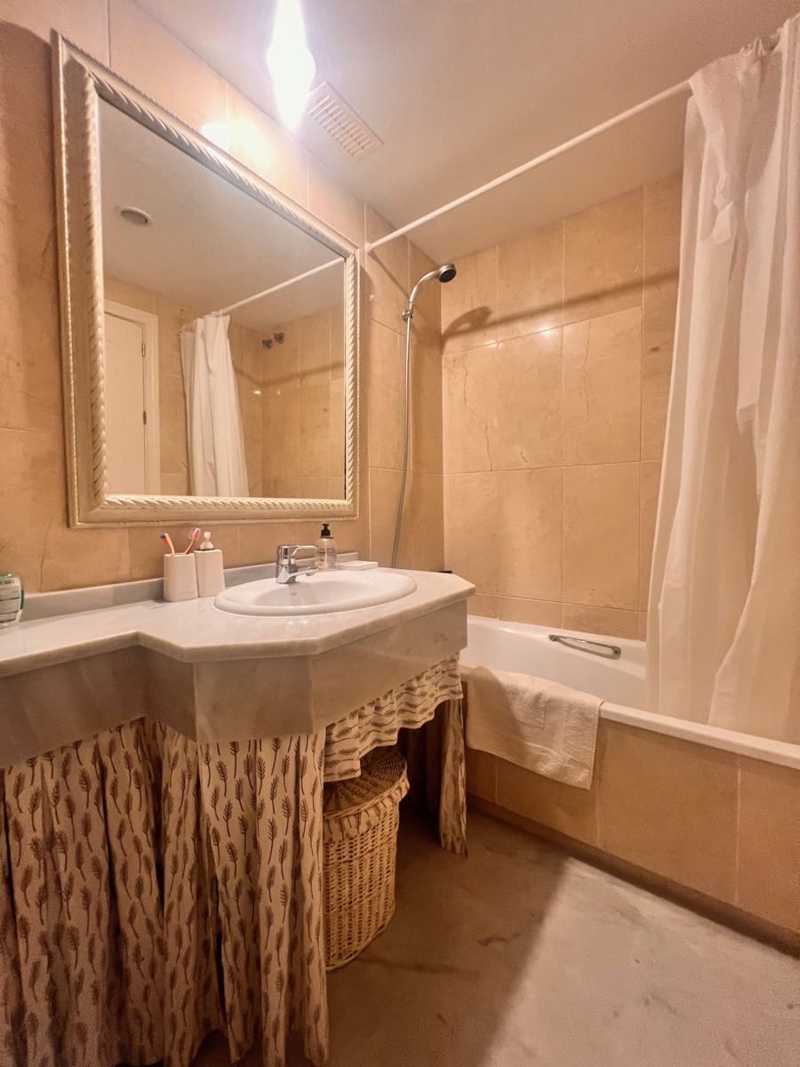 3 slaapkamer Appartement te huur in Guadalmina met zwembad garage - € 2.000 (Ref: 9238734)