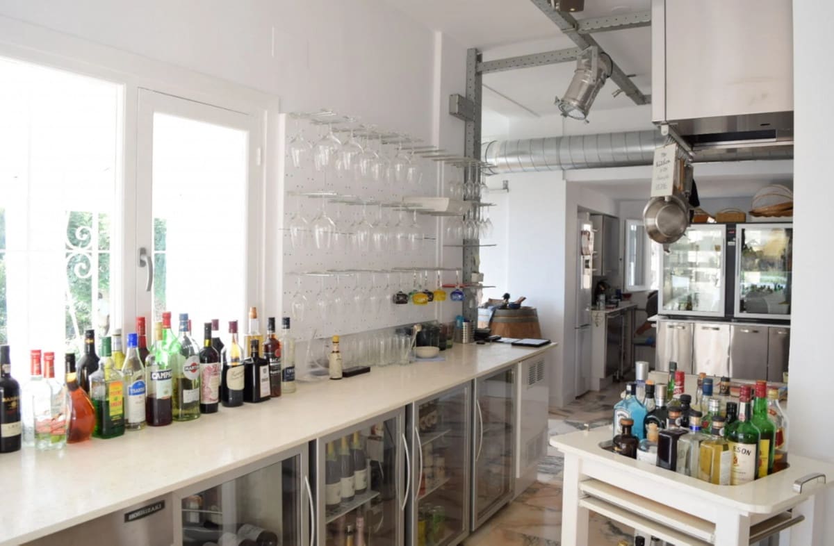 4 sypialnia Willa na sprzedaż w Fuengirola z basenem - 1 100 000 € (Ref: 9243463)