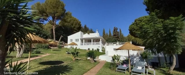 4 sypialnia Willa na sprzedaż w Fuengirola z basenem - 1 250 000 € (Ref: 9243463)