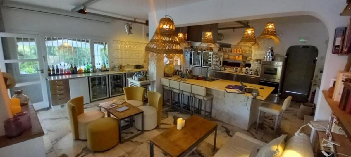 4 sypialnia Willa na sprzedaż w Fuengirola z basenem - 1 100 000 € (Ref: 9243463)