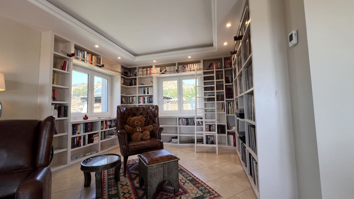 4 sypialnia Willa na sprzedaż w El Padron z basenem - 2 450 000 € (Ref: 9247427)