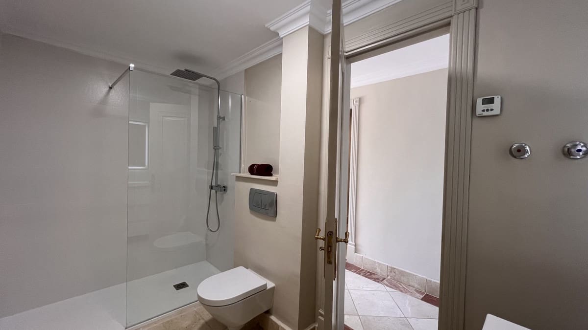 4 sypialnia Willa na sprzedaż w El Padron z basenem - 2 450 000 € (Ref: 9247427)