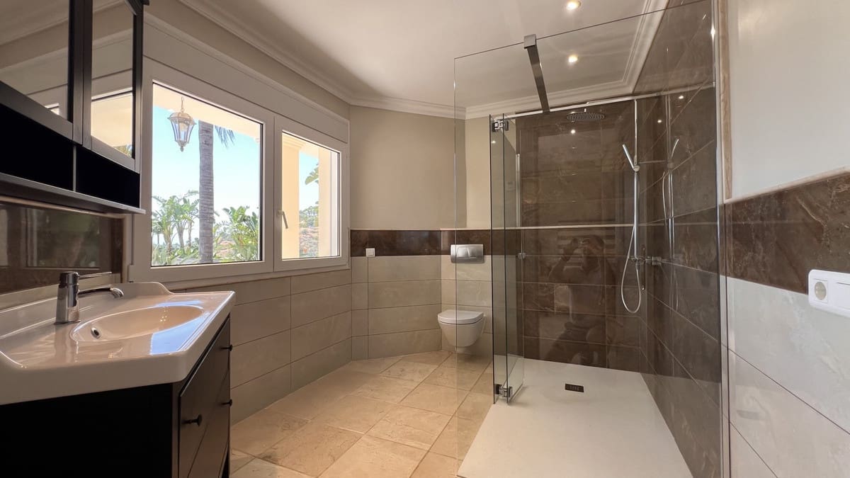 4 sypialnia Willa na sprzedaż w El Padron z basenem - 2 450 000 € (Ref: 9247427)