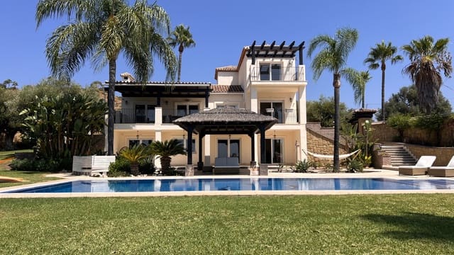 4 sypialnia Willa na sprzedaż w El Padrón, Estepona z basenem - 2 450 000 € (Ref: 9247427)