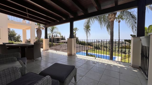 Chalet de 4 habitaciones en El Padrón, Estepona en venta con piscina - 2.450.000 € (Ref: 9247427)