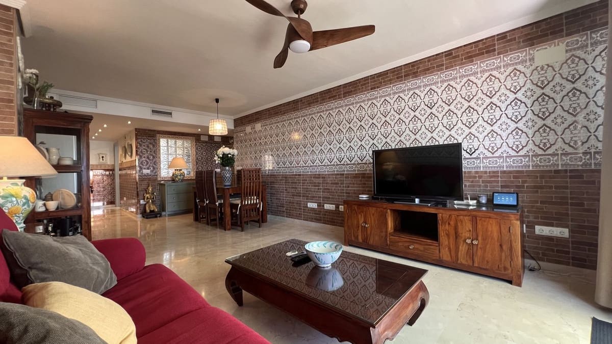 2 makuuhuone Kattohuoneisto myytävänä paikassa San Pedro de Alcantara mukana uima-altaan 
autotalli - 420 000 € (Ref: 9258206)