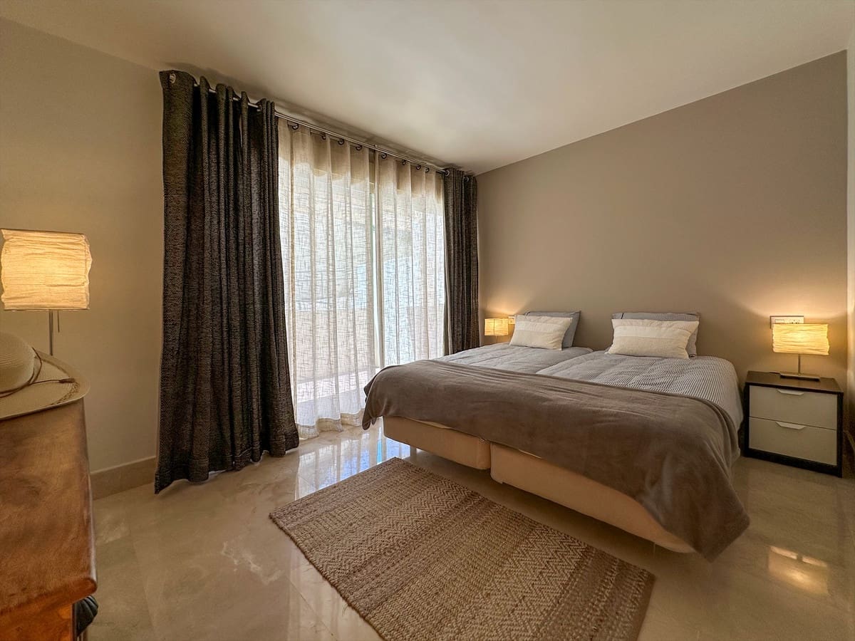 Appartement de 2 chambres de location de vacances à Marbella avec piscine - 1 625 € (Ref: 9298841)