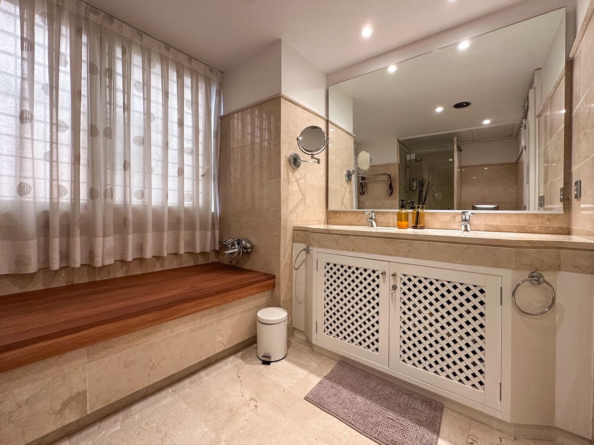 Appartement de 2 chambres de location de vacances à Marbella avec piscine - 1 625 € (Ref: 9298841)