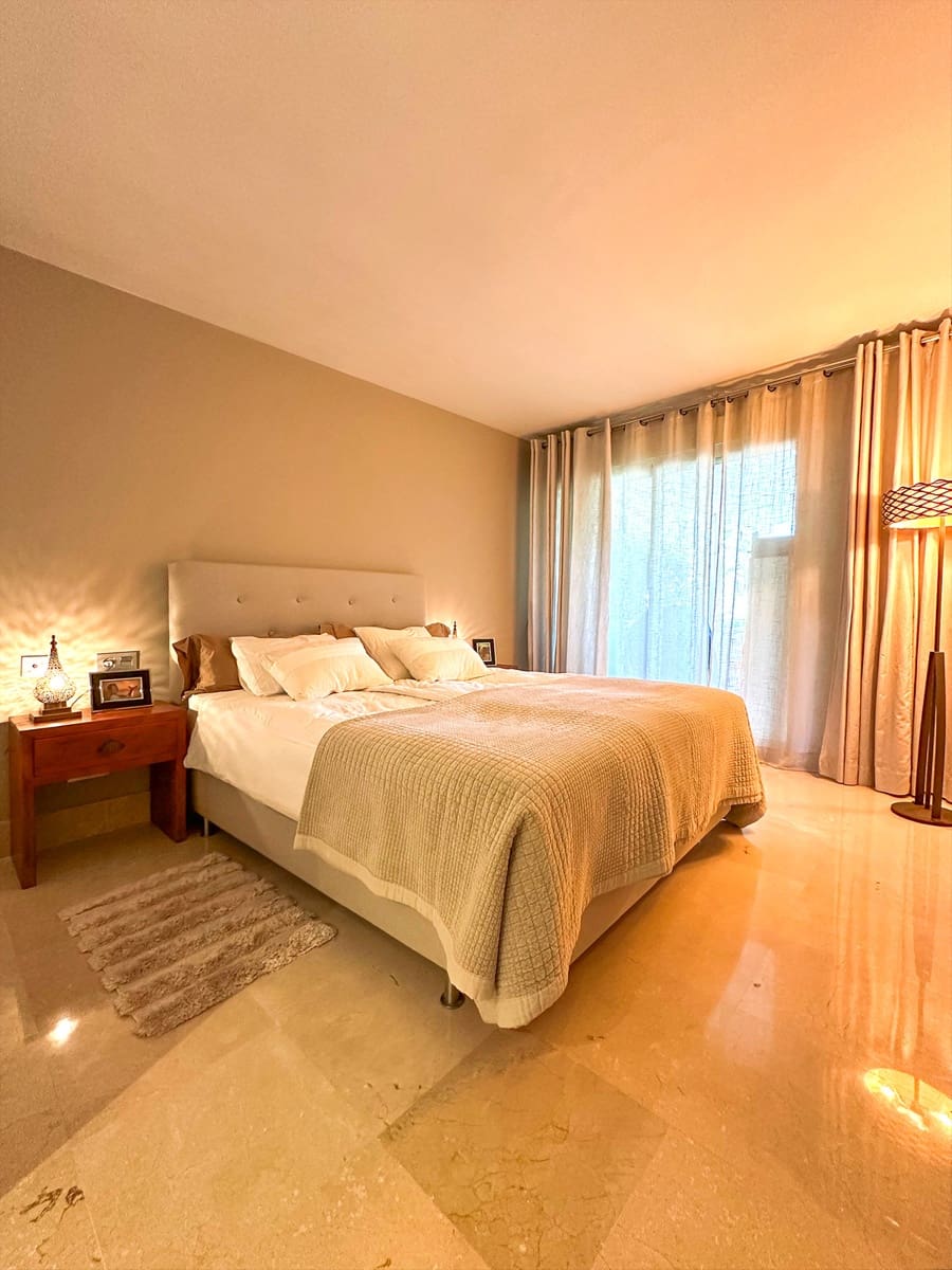 2 bedroom Apartment for holiday rental in Marbella with pool - € 1,625 (Ref: 9298841)