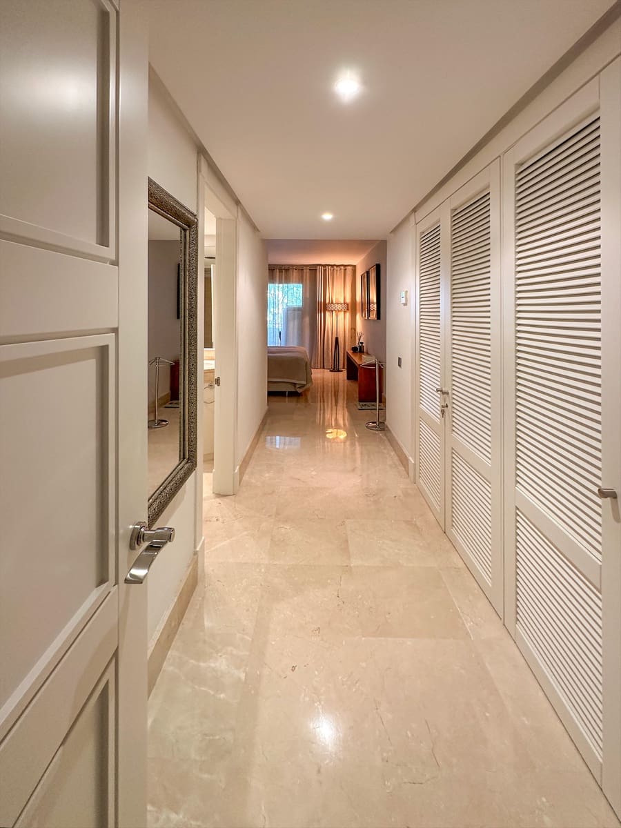 2 bedroom Apartment for holiday rental in Marbella with pool - € 1,625 (Ref: 9298841)