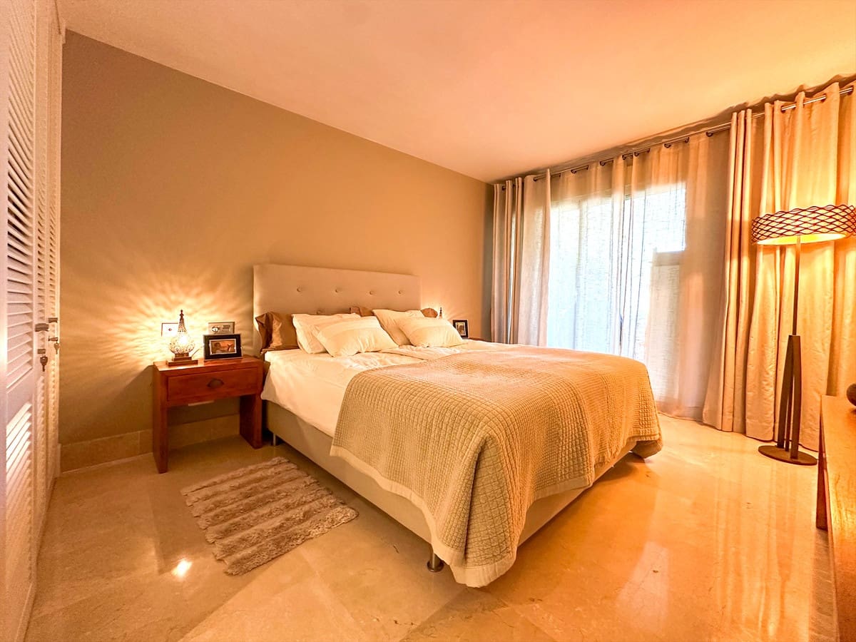 2 bedroom Apartment for holiday rental in Marbella with pool - € 1,625 (Ref: 9298841)