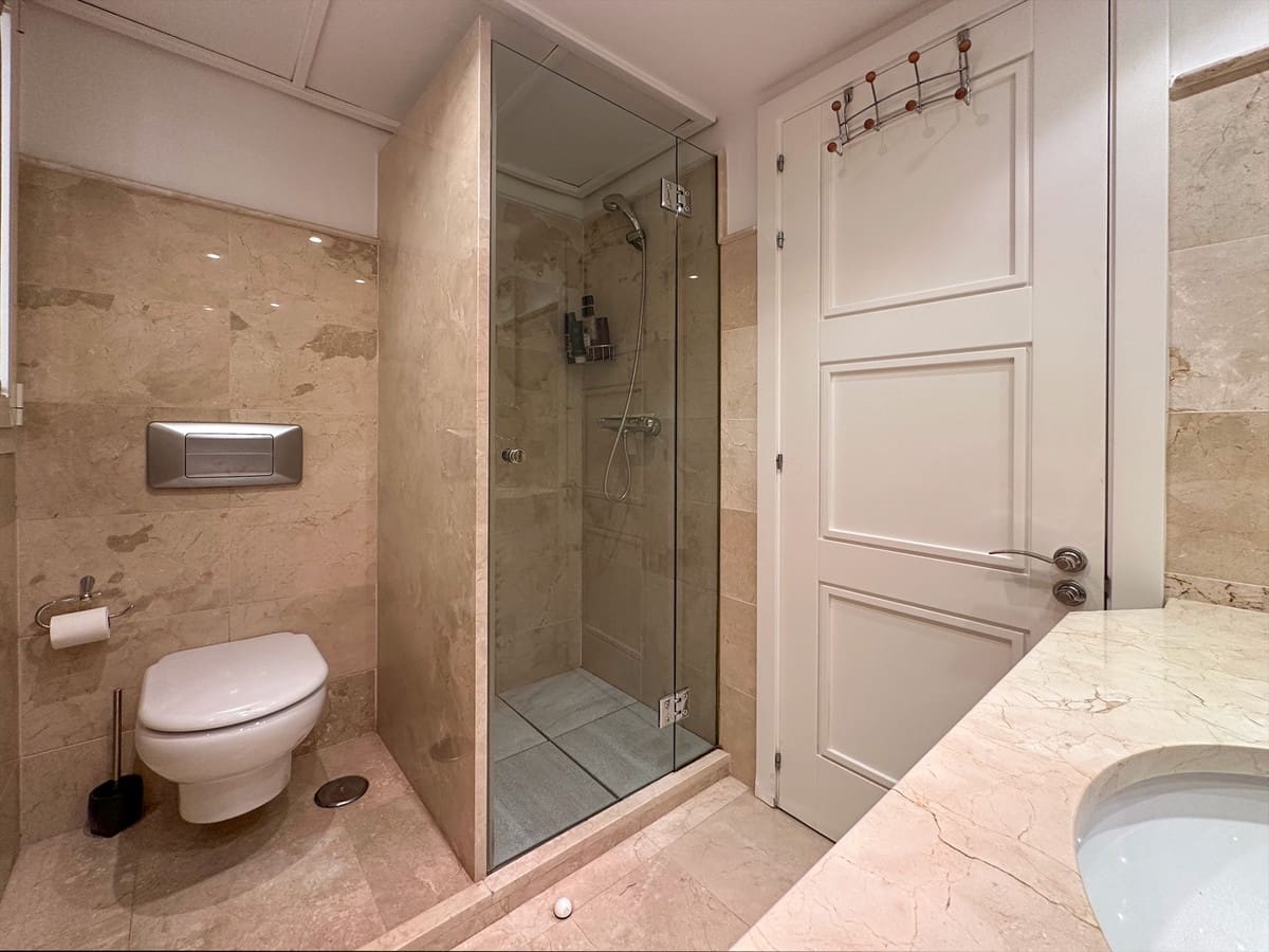 2 bedroom Apartment for holiday rental in Marbella with pool - € 1,625 (Ref: 9298841)