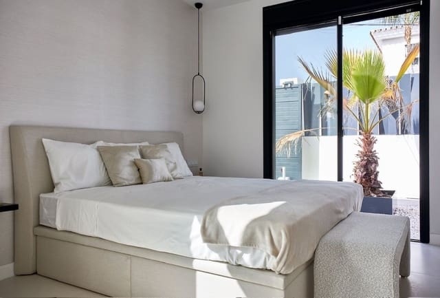 3 bedroom Villa for rent in San Pedro de Alcantara, Marbella with pool garage - € 9,000 (Ref: 9340243)