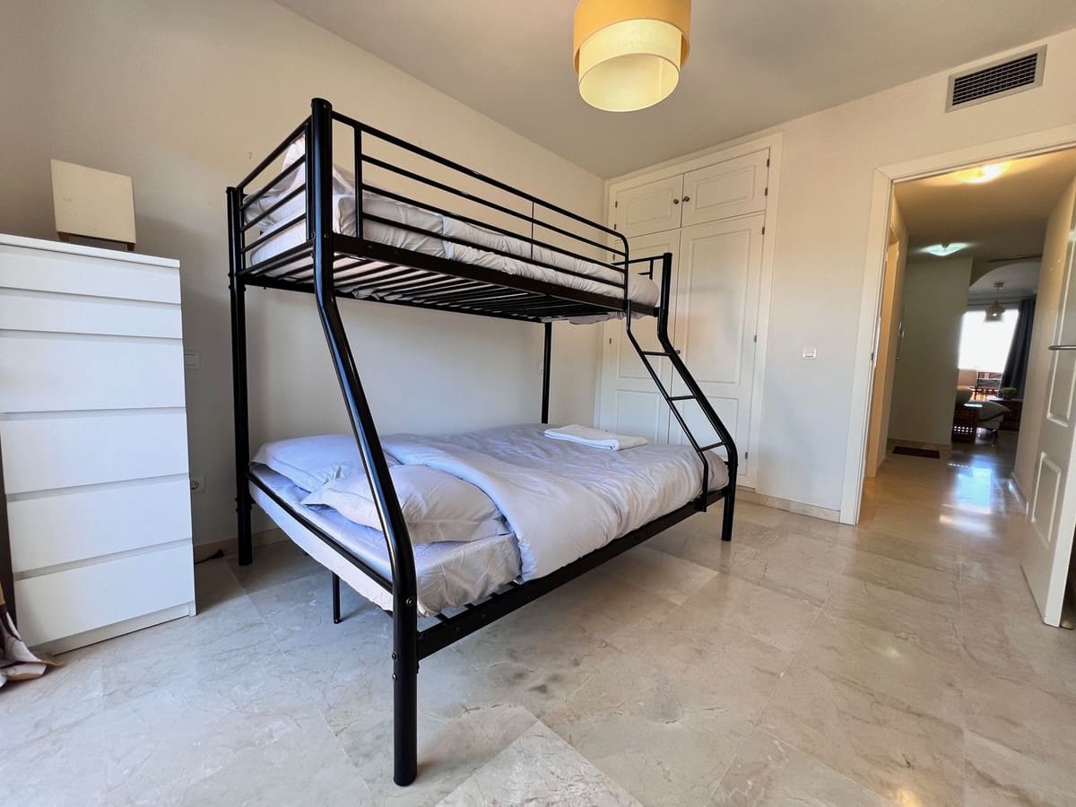 Apartamento de 2 habitaciones en Manilva en alquiler vacacional con piscina garaje - 600 € (Ref: 9343514)