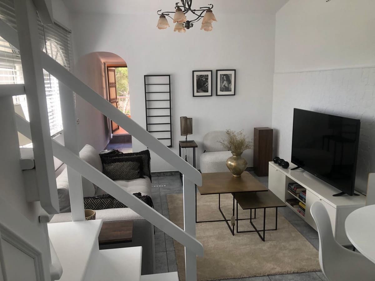 2 bedroom Penthouse for sale in Estepona with pool - € 249,000 (Ref: 9374601)