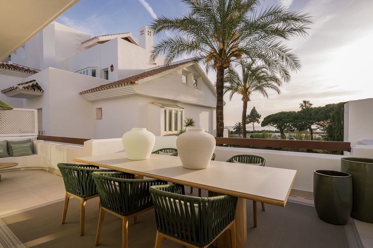 Apartamento de 3 habitaciones en Marbella en venta con piscina garaje - 2.450.000 € (Ref: 9374603)