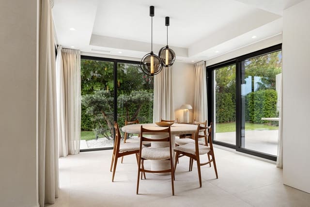 Chalet de 4 habitaciones en Benahavís en venta con piscina - 3.450.000 € (Ref: 9406948)