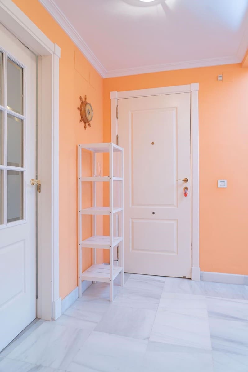 Apartamento de 2 habitaciones en Estepona en venta con piscina garaje - 410.000 € (Ref: 9420627)