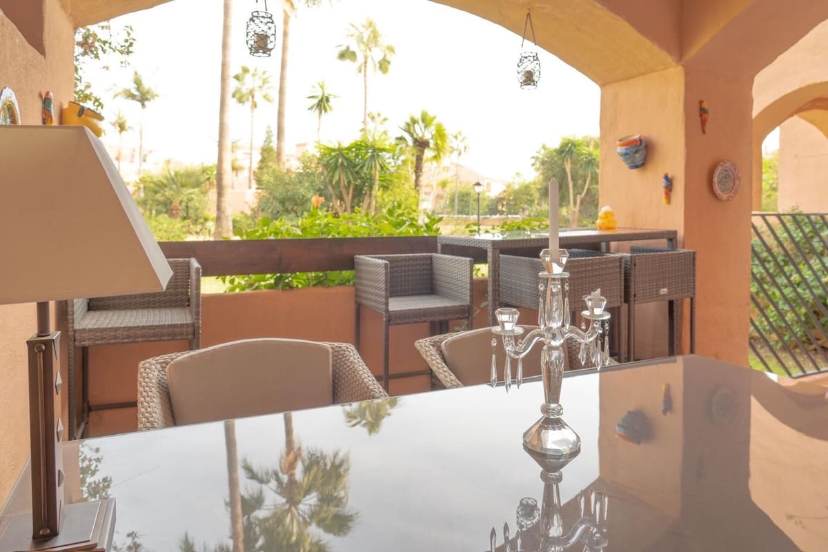 Apartamento de 2 habitaciones en Estepona en venta con piscina garaje - 410.000 € (Ref: 9420627)