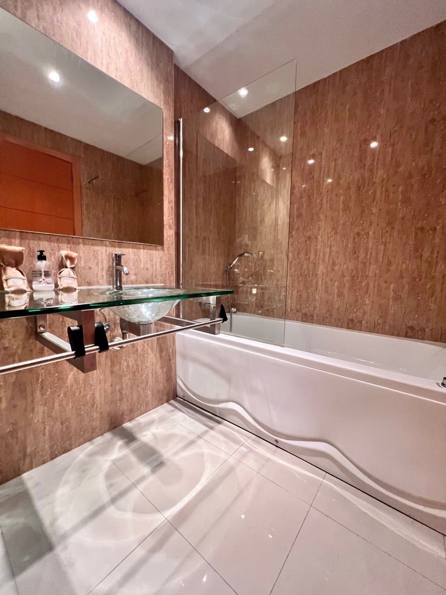 2 chambre Appartement à vendre à Estepona avec piscine garage - 419 000 € (Ref: 9420628)