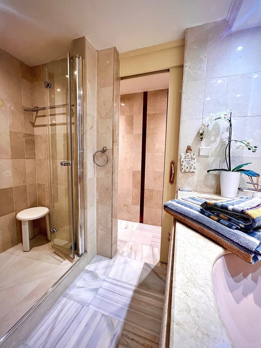 2 soveværelse Penthouse til salg i Bel-Air med swimmingpool garage - € 399.000 (Ref: 9435950)