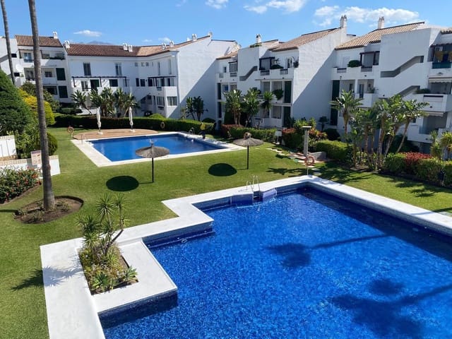 Penthouse de 2 chambres à louer à Bel-Air, Estepona avec piscine garage - 1 900 € (Ref: 9503591)