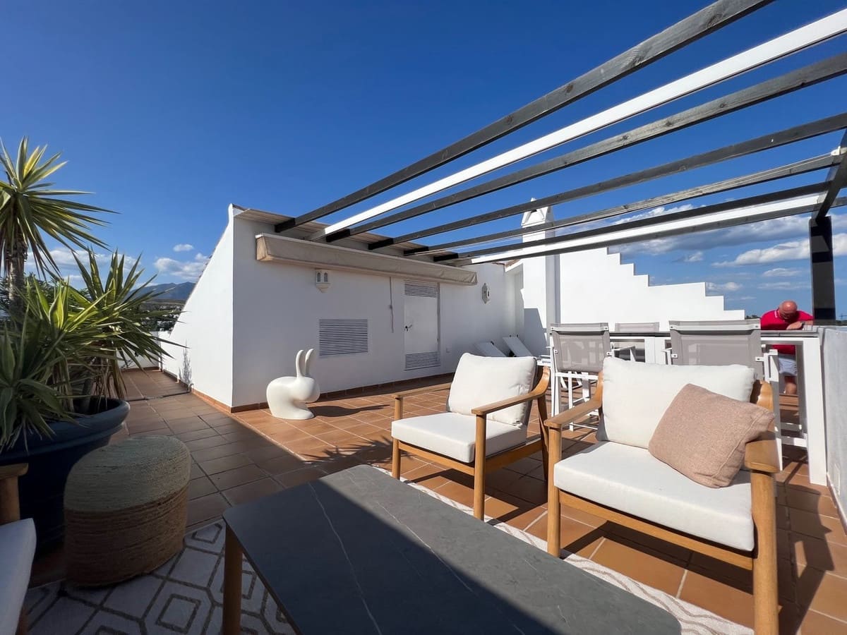 2 slaapkamer Penthouse te huur in Bel-Air met zwembad garage - € 1.900 (Ref: 9503591)