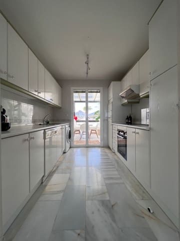 2 bedroom Penthouse for rent in Bel-Air, Estepona with pool garage - € 1,900 (Ref: 9503591)