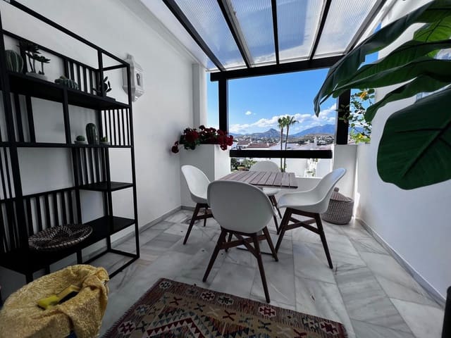2 soveværelse Penthouse til leje i Bel-Air, Estepona med swimmingpool garage - € 1.900 (Ref: 9503591)