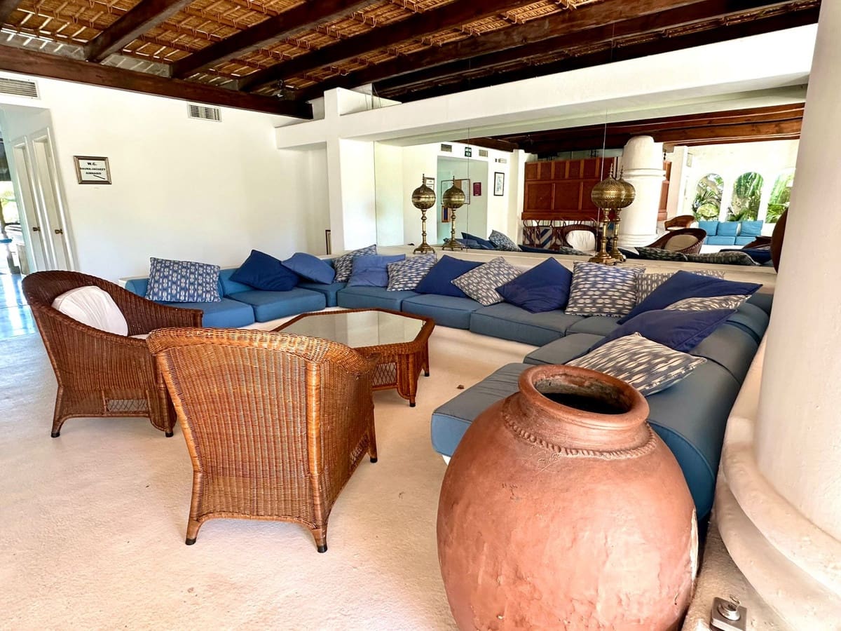 2 sypialnia Apartament do wynajęcia w Puerto Banus z basenem garażem - 3 000 € (Ref: 9506361)