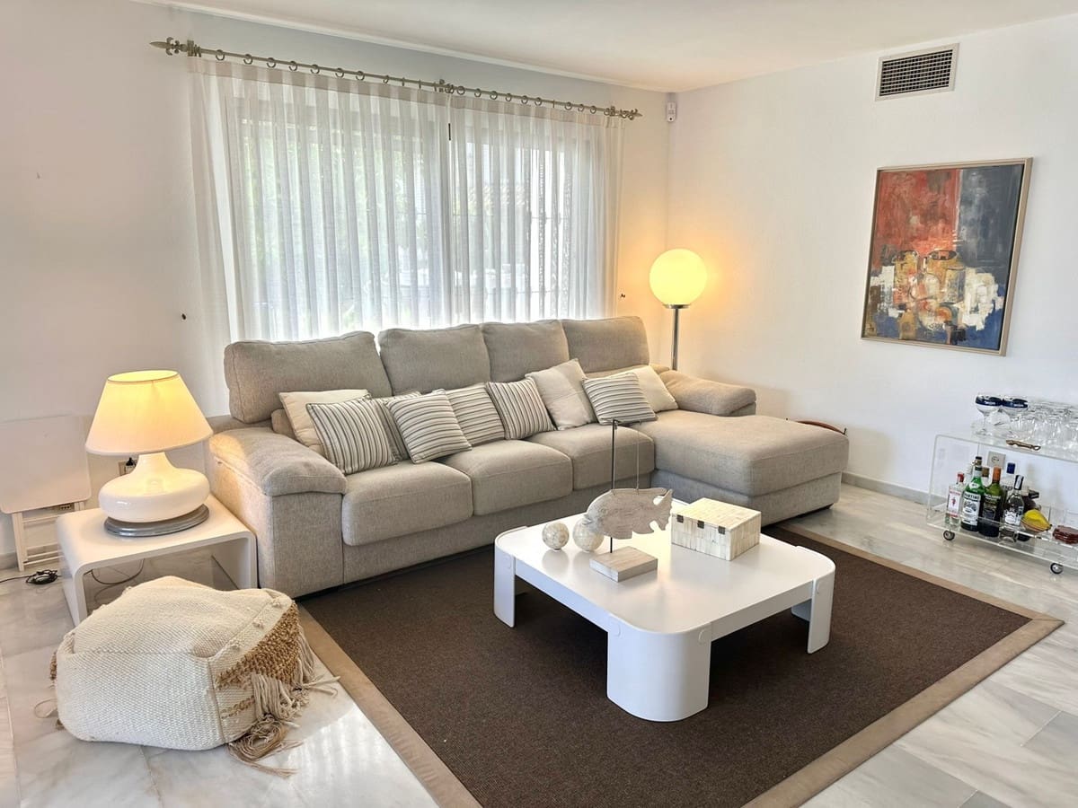 2 bedroom Apartment for rent in Puerto Banus with pool garage - € 3,000 (Ref: 9506361)