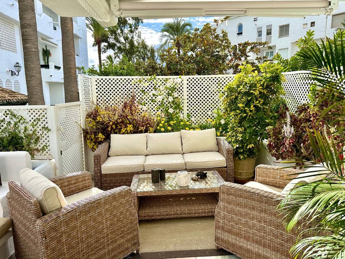 2 bedroom Apartment for rent in Puerto Banus with pool garage - € 3,000 (Ref: 9506361)