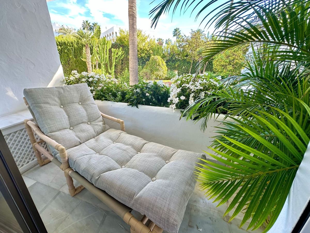 2 bedroom Apartment for rent in Puerto Banus with pool garage - € 3,000 (Ref: 9506361)