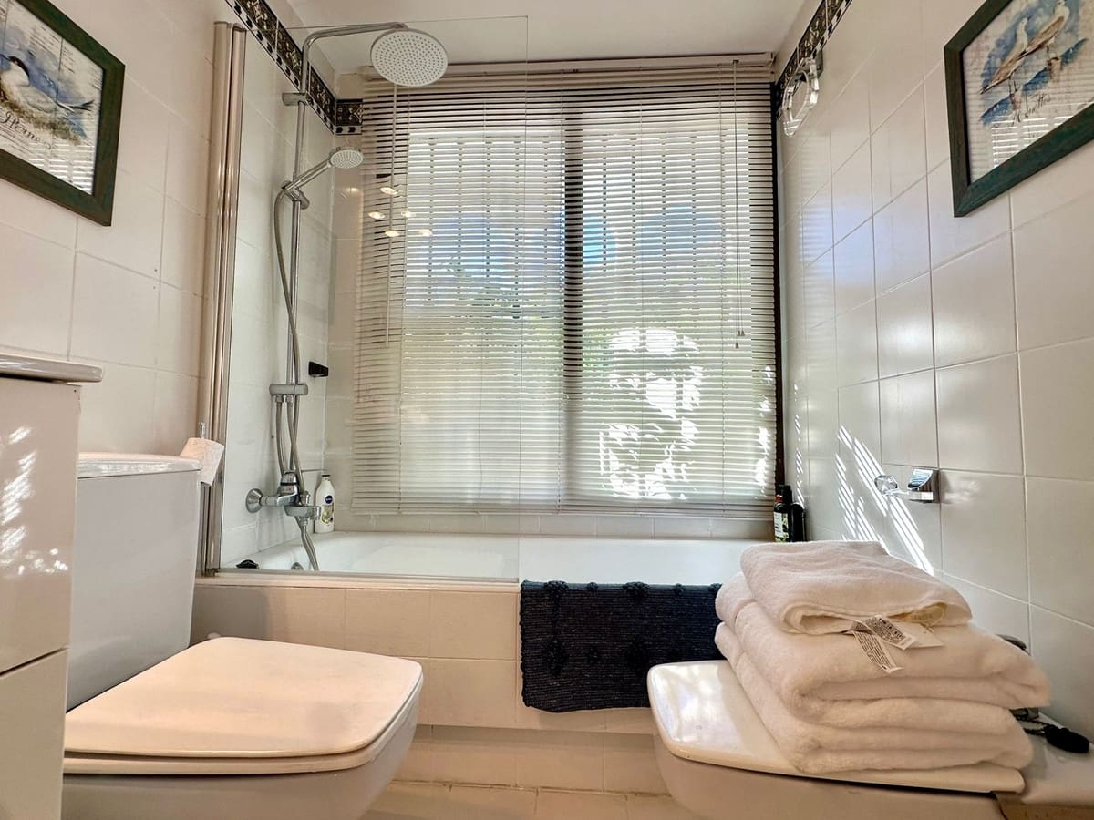 2 bedroom Apartment for rent in Puerto Banus with pool garage - € 3,000 (Ref: 9506361)