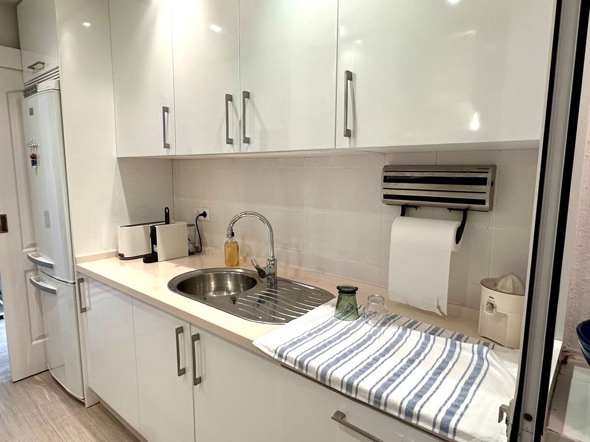 2 bedroom Apartment for rent in Puerto Banus with pool garage - € 3,000 (Ref: 9506361)