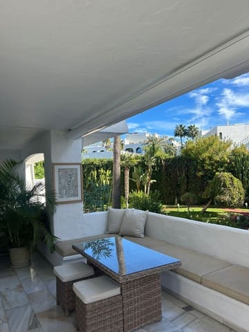 2 soveværelse Lejlighed til leje i Puerto Banus, Marbella med swimmingpool garage - € 3.000 (Ref: 9506361)
