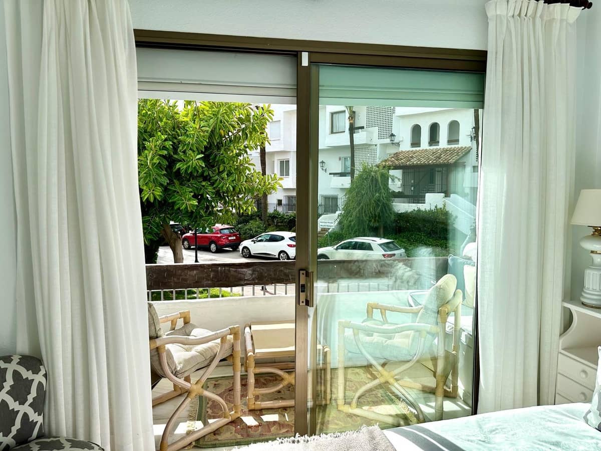 2 bedroom Apartment for rent in Puerto Banus with pool garage - € 3,000 (Ref: 9506361)