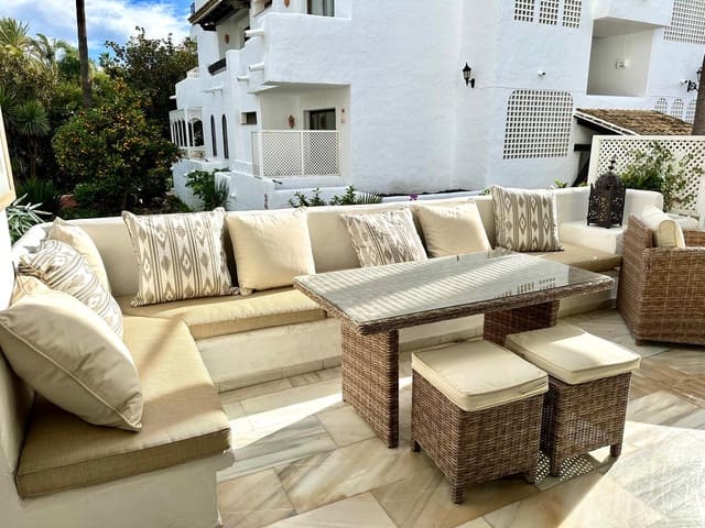 2 soveværelse Lejlighed til leje i Puerto Banus, Marbella med swimmingpool garage - € 3.000 (Ref: 9506361)