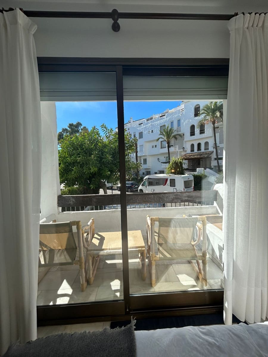 2 bedroom Apartment for rent in Puerto Banus with pool garage - € 3,000 (Ref: 9506361)