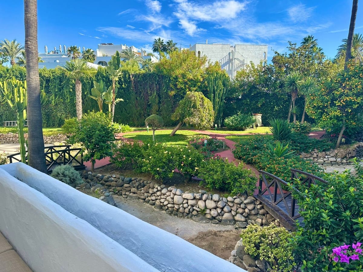 2 bedroom Apartment for rent in Puerto Banus with pool garage - € 3,000 (Ref: 9506361)