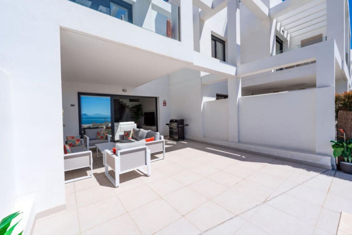 4 chambre Maison de Ville à vendre à Manilva avec piscine garage - 799 000 € (Ref: 9694126)