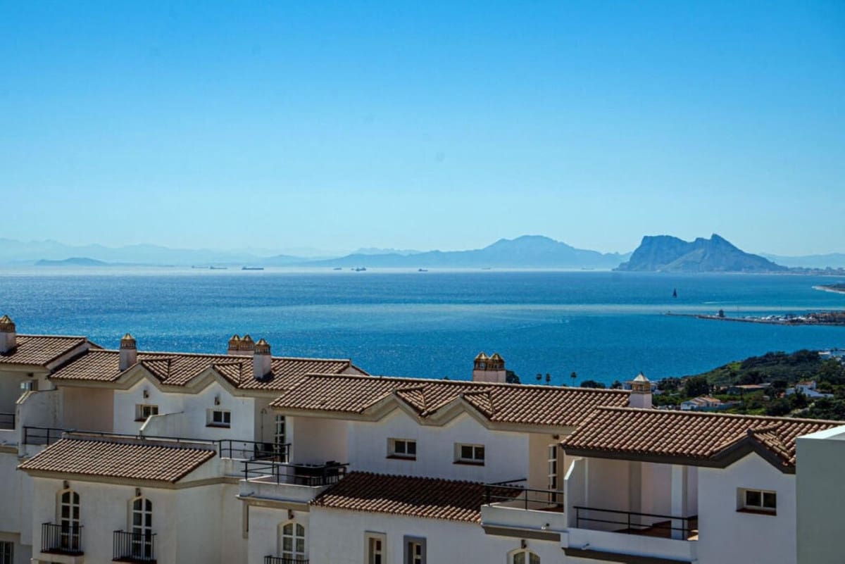 4 bedroom Townhouse for sale in Manilva with pool garage - € 799,000 (Ref: 9694126)