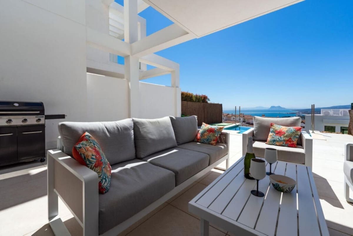 4 bedroom Townhouse for sale in Manilva with pool garage - € 799,000 (Ref: 9694126)