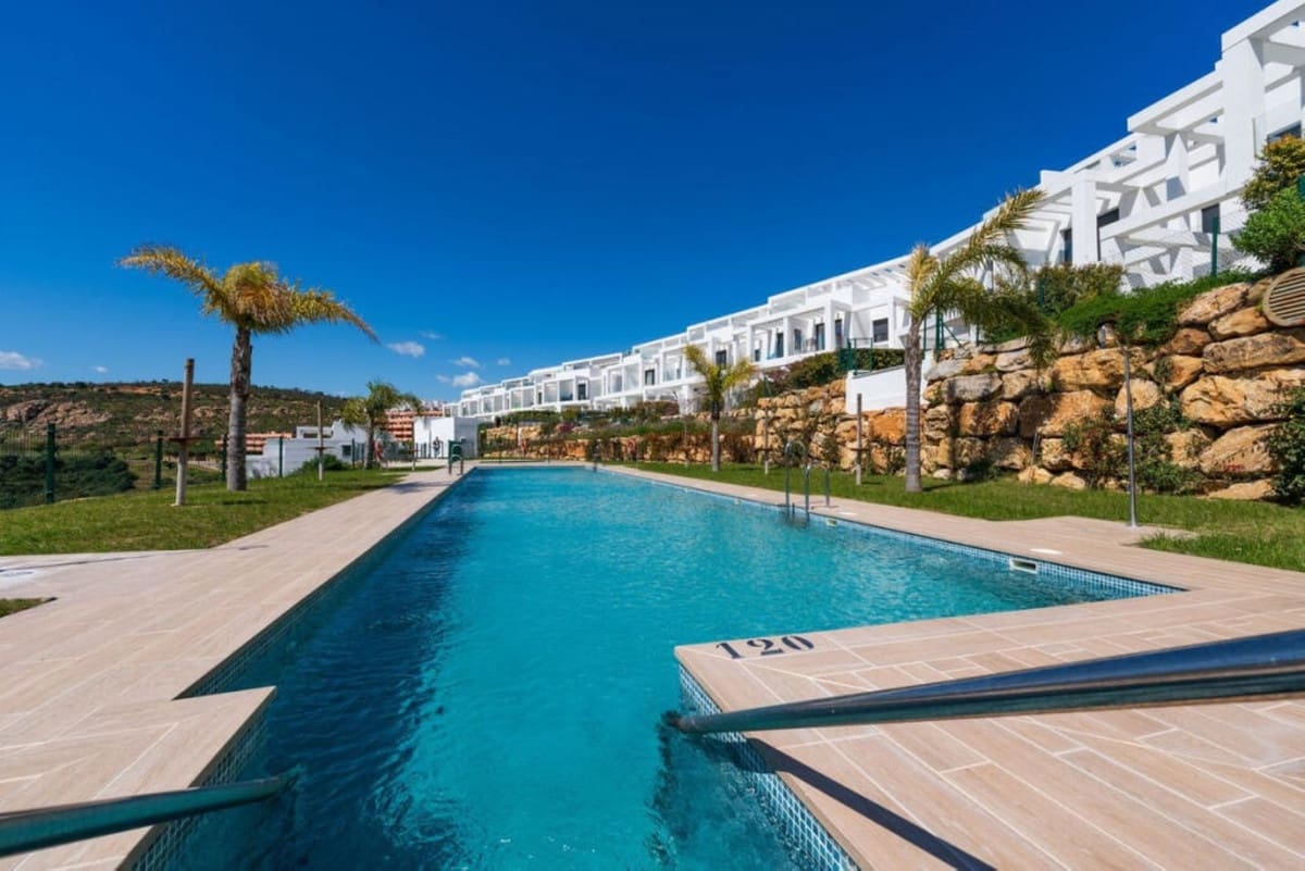 4 bedroom Townhouse for sale in Manilva with pool garage - € 799,000 (Ref: 9694126)