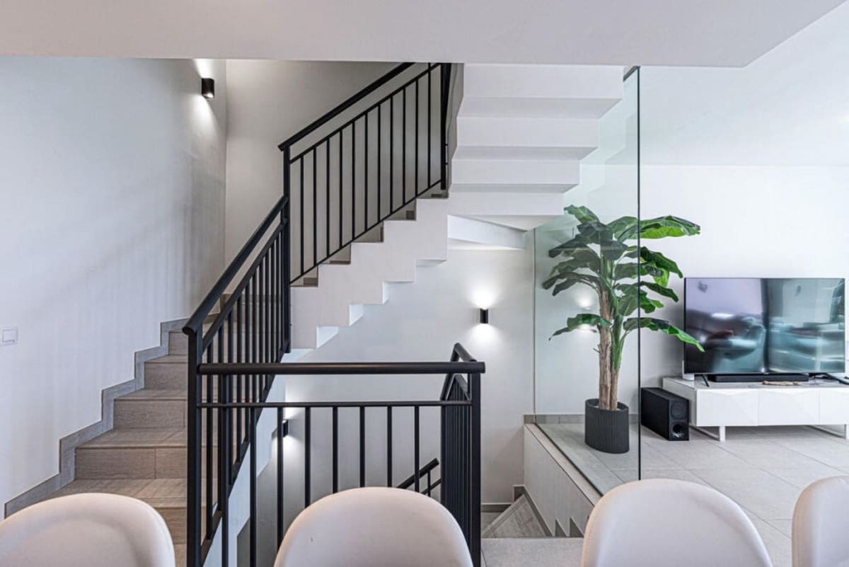 4 sypialnia Dom na sprzedaż w Manilva z basenem garażem - 799 000 € (Ref: 9694126)