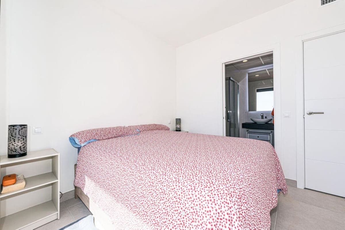 4 sypialnia Dom na sprzedaż w Manilva z basenem garażem - 799 000 € (Ref: 9694126)