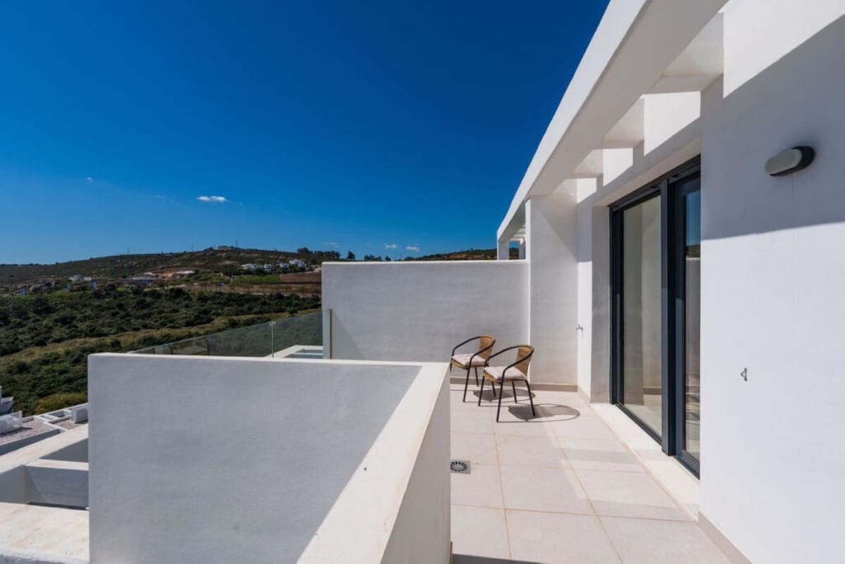 4 sypialnia Dom na sprzedaż w Manilva z basenem garażem - 799 000 € (Ref: 9694126)