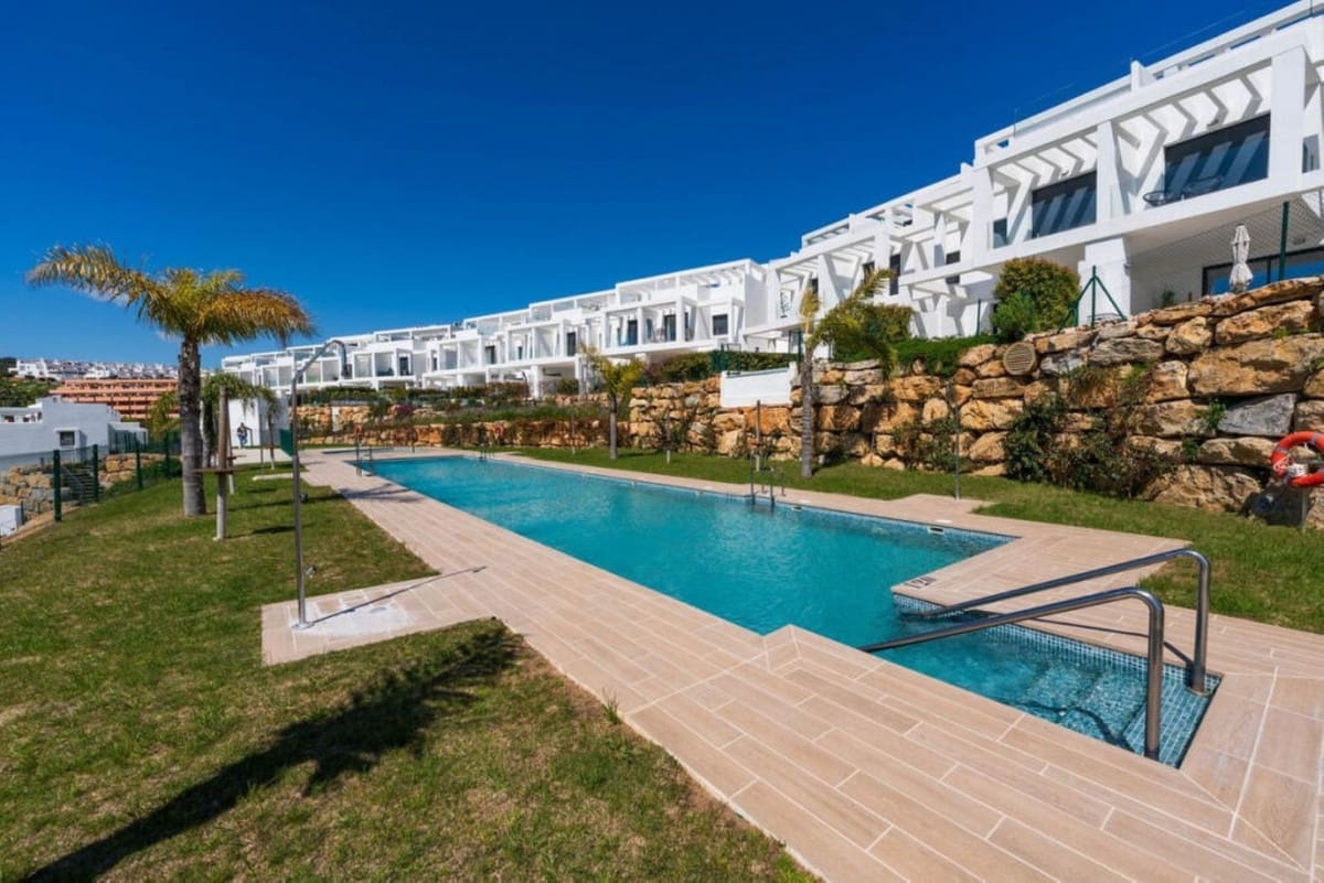 4 sypialnia Dom na sprzedaż w Manilva z basenem garażem - 799 000 € (Ref: 9694126)